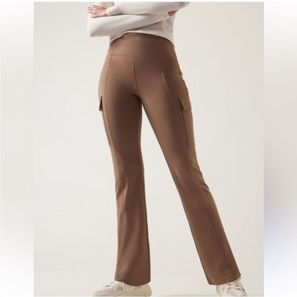 Women's Athleta Delancey Straight Cargo Pants Rustic Beige Medium